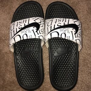 Women’s “Just do it” Nike Slides Size 7